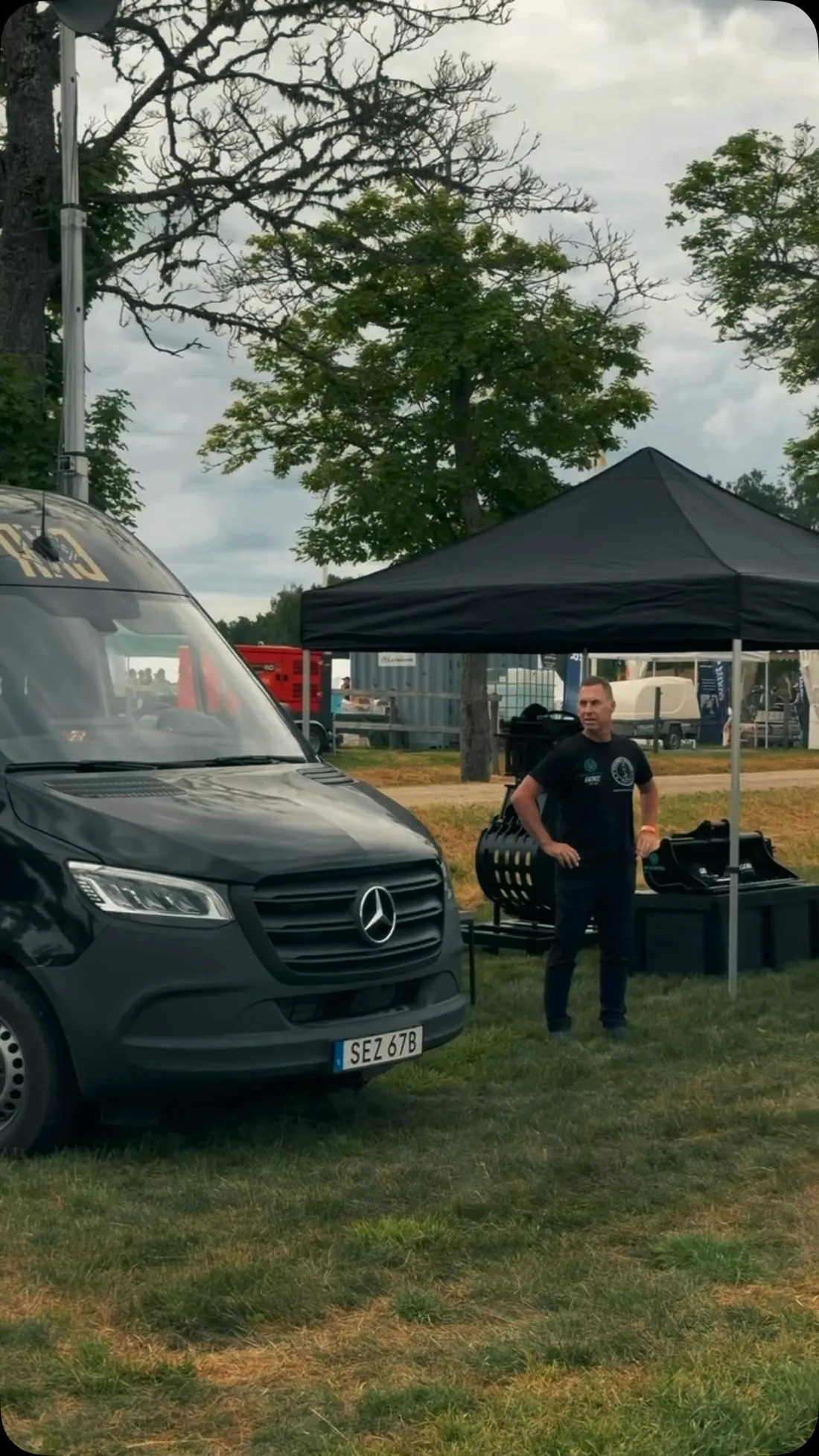 Attachment Warehouse van and tent at Brunnby Lantbrukardagar